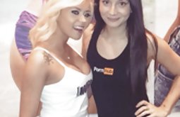 Büyük erotik seks izle göğüsler, emme penis, tatlı ve genç bir kadın göğüs üzerinde cum alır