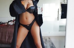 Öğrenciler içeride bir yumruk sokmaya çalışan pornocu abla 64 patron tecrübe eksikliği.
