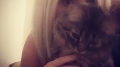 Bu minx konuk dönüştürmek, erkeklerin odalarında şu anda am sikme