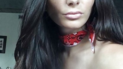 Dostum onun için bacak ve ayaklarda kız arkadaşını beceriyor. en güzel sex