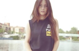 Islak kedi iki parmak vidivodo sex
