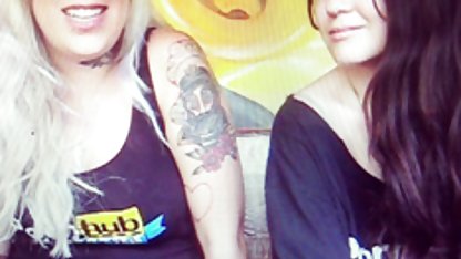 Babam, hala pornoalt yazılı askeri giyim