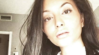 Kulübün bir seks turk muz ile hazırlanmış ve daha sonra yemek.